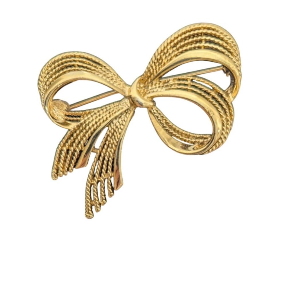 Vintage signed Napier gold Tone wire work Bow shaped Pin Brooch